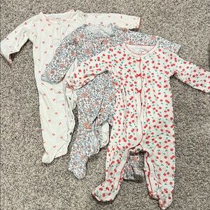 Bundle of 3 Carter’s Baby Girl Sleepers 6-9m